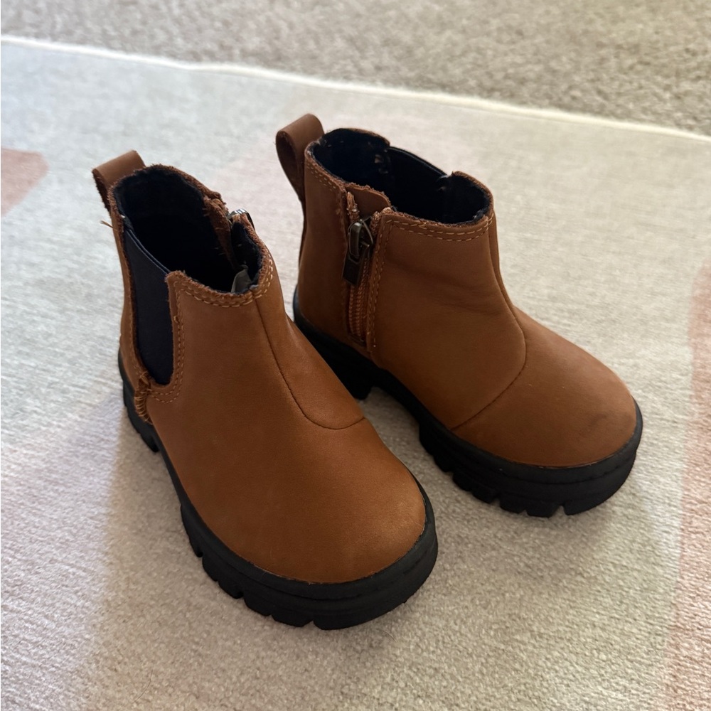 UGG Toddler Brown Chelsea Boots with Black Lug Sole